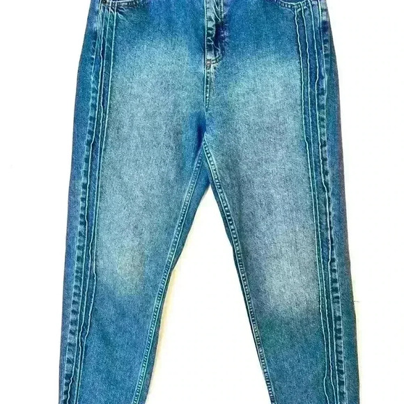 BDG Urban Outfitters Pintuck Mom Jeans - Picture 6 of 11